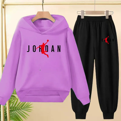 The Children's Sportswear, Including a Hooded Sweatshirt and Long Pants,is Suitable for Children Aged 3 To13 to Engage in Sports