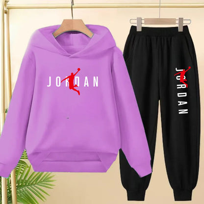 The Children's Sportswear, Including a Hooded Sweatshirt and Long Pants,is Suitable for Children Aged 3 To13 to Engage in Sports