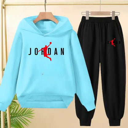 The Children's Sportswear, Including a Hooded Sweatshirt and Long Pants,is Suitable for Children Aged 3 To13 to Engage in Sports