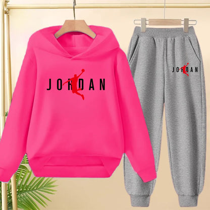 The Children's Sportswear, Including a Hooded Sweatshirt and Long Pants,is Suitable for Children Aged 3 To13 to Engage in Sports