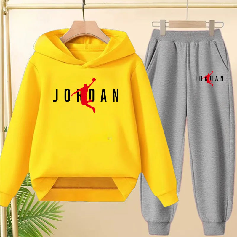 The Children's Sportswear, Including a Hooded Sweatshirt and Long Pants,is Suitable for Children Aged 3 To13 to Engage in Sports